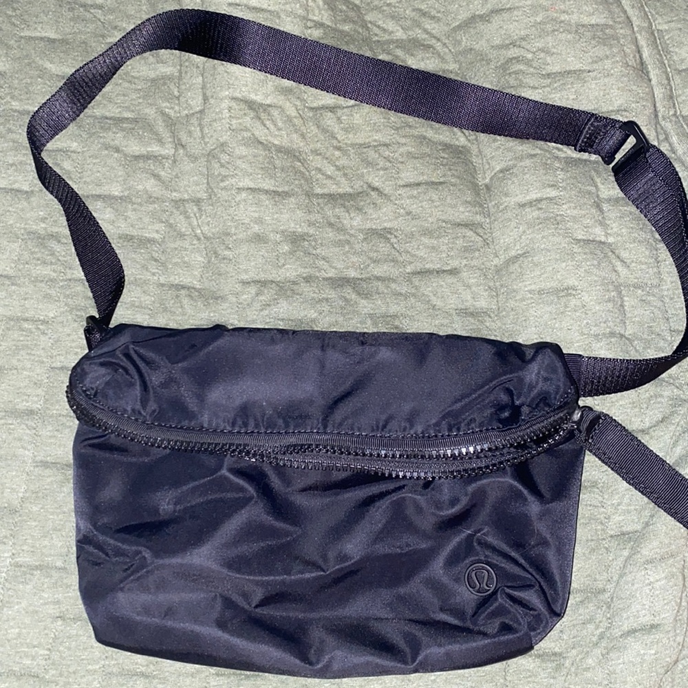 Lululemon fanny pack